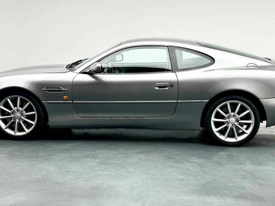 Bild 1/10 von Aston Martin DB 7 Vantage (2001)