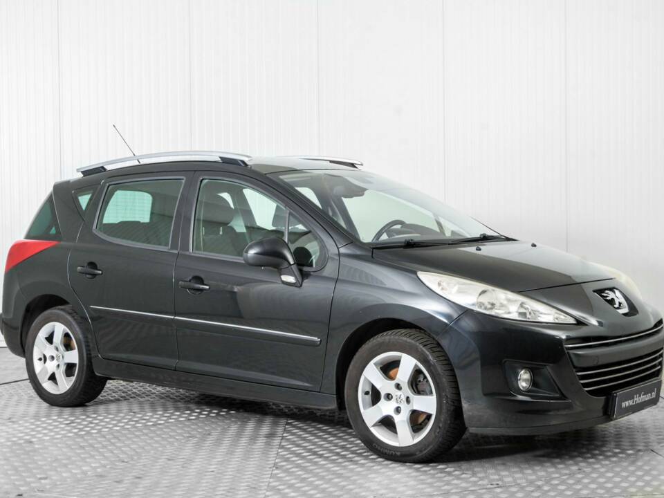Bild 5/23 von Peugeot 207 1.6 VTi SW (2010)