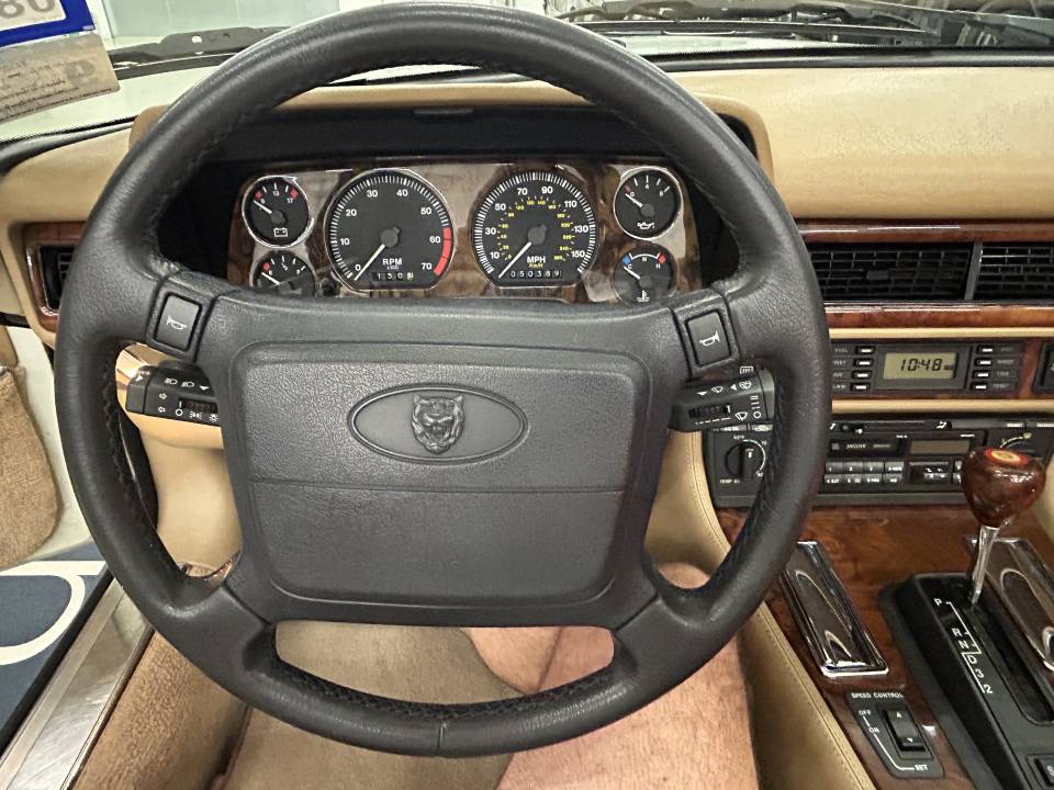 Image 15/38 of Jaguar XJS 4.0 (1994)