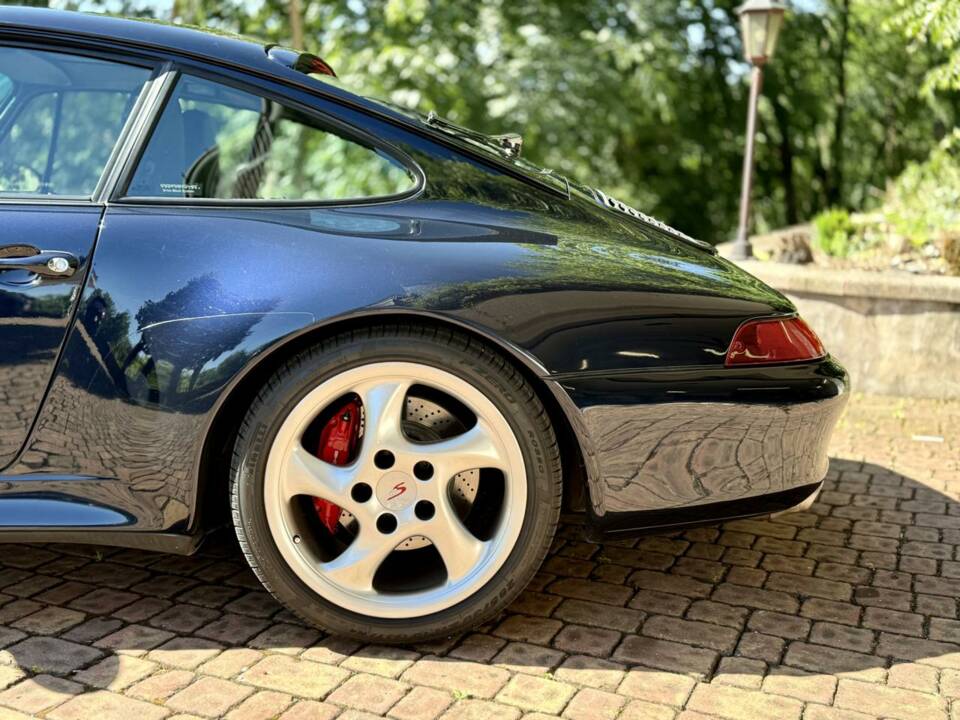 Afbeelding 15/33 van Porsche 911 Carrera 4S (1996)