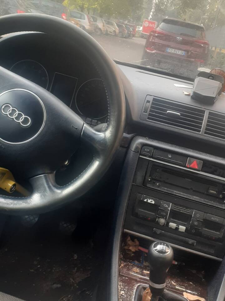 Bild 7/7 von Audi A4 2.0 (2001)