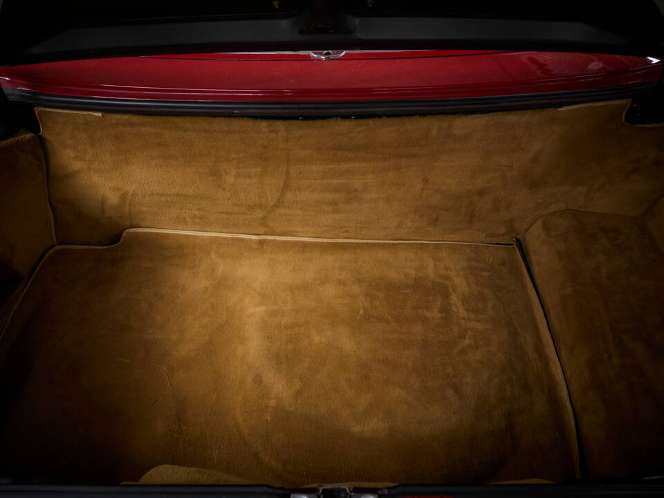 Image 62/89 of Mercedes-Benz 560 SL (1986)