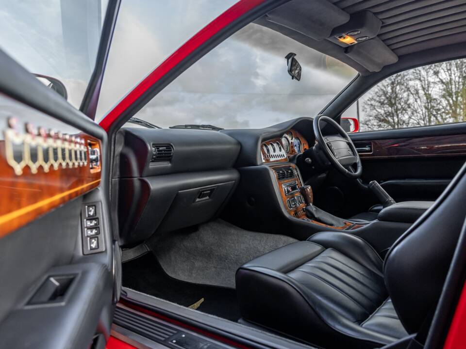 Imagen 31/58 de Aston Martin V8 Coupé (1997)