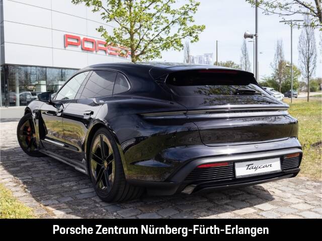 Image 3/36 of Porsche Taycan 4S Sport Turismo (2026)