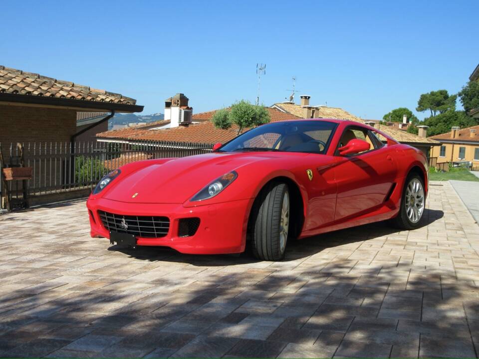 Image 1/33 de Ferrari 599 GTB Fiorano (2008)
