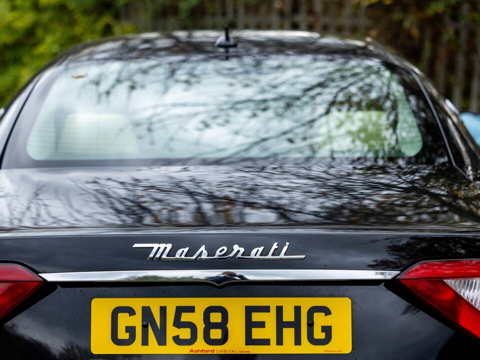 Bild 26/50 von Maserati GranTurismo 4.2 (2008)