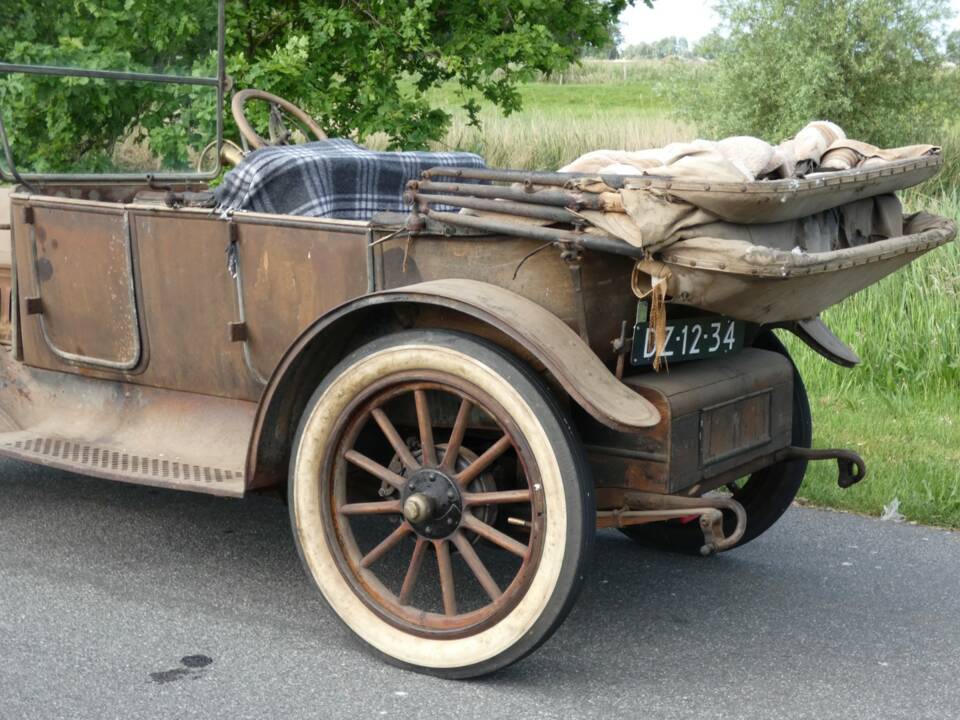 Image 26/66 of Regal Model T Underslung (1913)