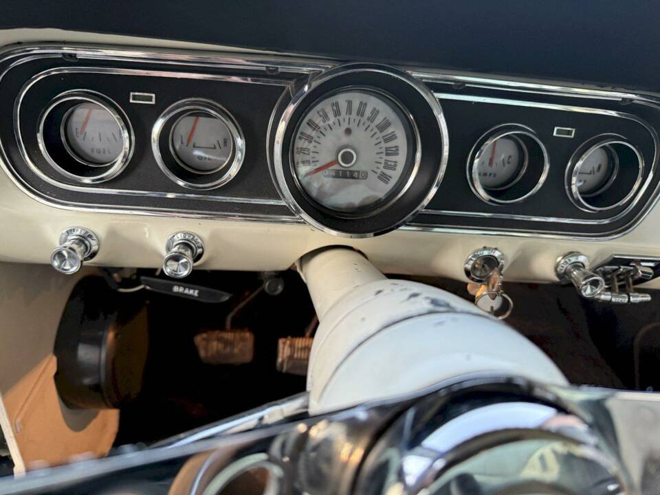 Image 18/36 of Ford Mustang 390 GTA (1966)