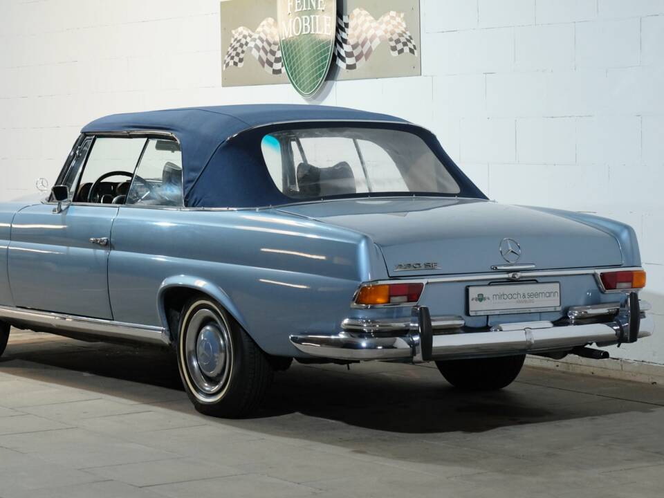 Bild 4/18 von Mercedes-Benz 220 SE b (1963)
