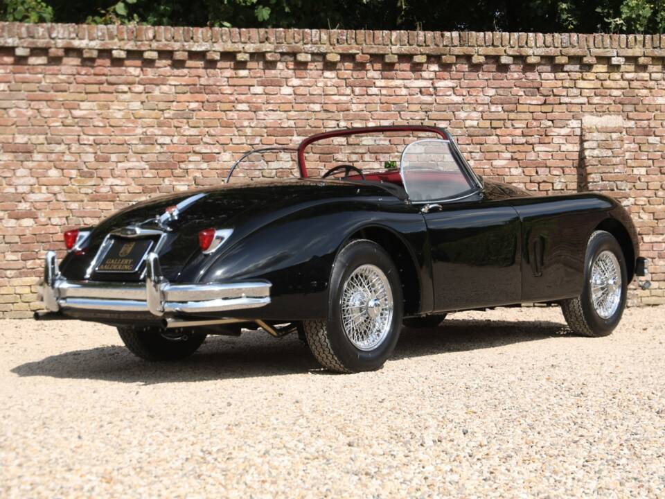 Image 23/50 de Jaguar XK 150 3.4 S OTS (1958)