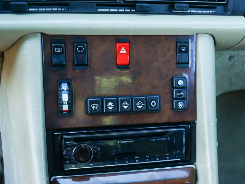 Bild 33/50 von Mercedes-Benz 560 SEC (1987)