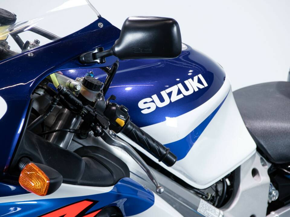Bild 42/50 von Suzuki TL 1000R (1999)