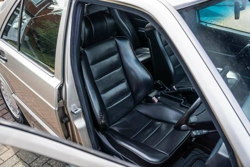 Image 46/50 of Mercedes-Benz 190 E 2.5-16 (1991)