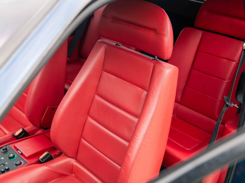 Immagine 27/42 di Ferrari Mondial T (1990)