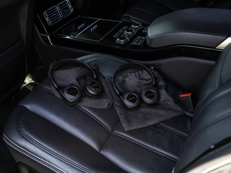Immagine 23/30 di Land Rover Range Rover Autobiography SDV8 (2016)
