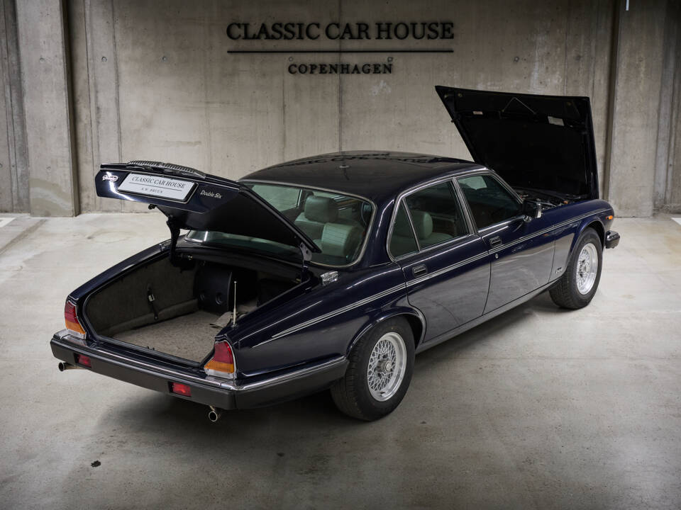 Bild 97/97 von Daimler Double Six (1994)