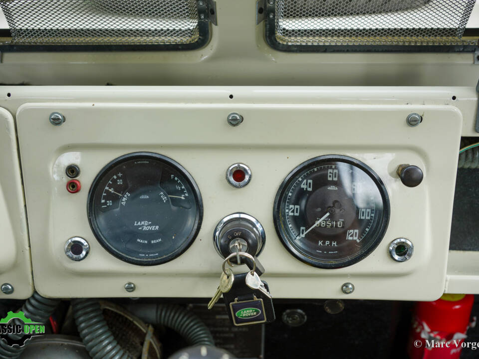Image 12/55 of Land Rover 88 (1958)