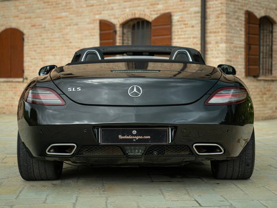 Immagine 16/50 di Mercedes-Benz SLS AMG Roadster (2011)