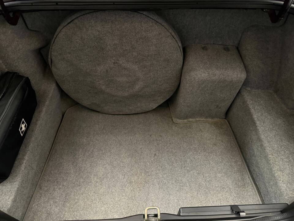 Image 18/21 of Jaguar XJ 6 4.0 Sovereign (1995)