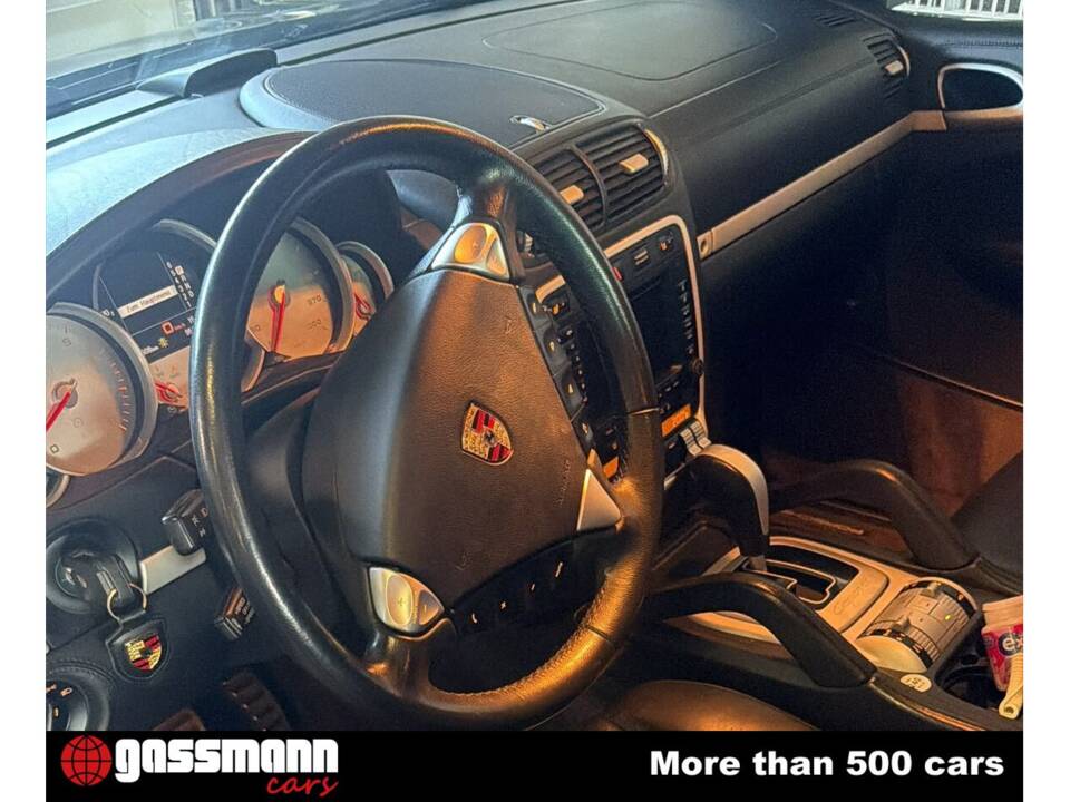 Image 3/5 of Porsche Cayenne Turbo (2008)