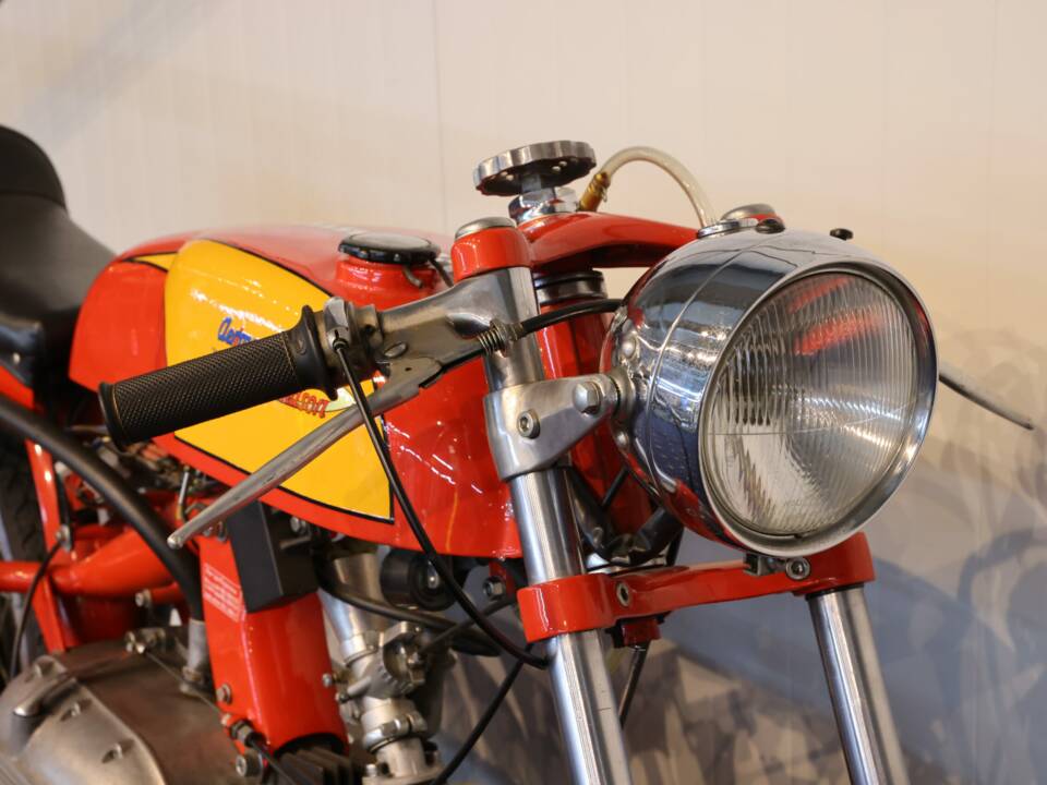 Image 11/27 of Aermacchi Ala Verde (1962)