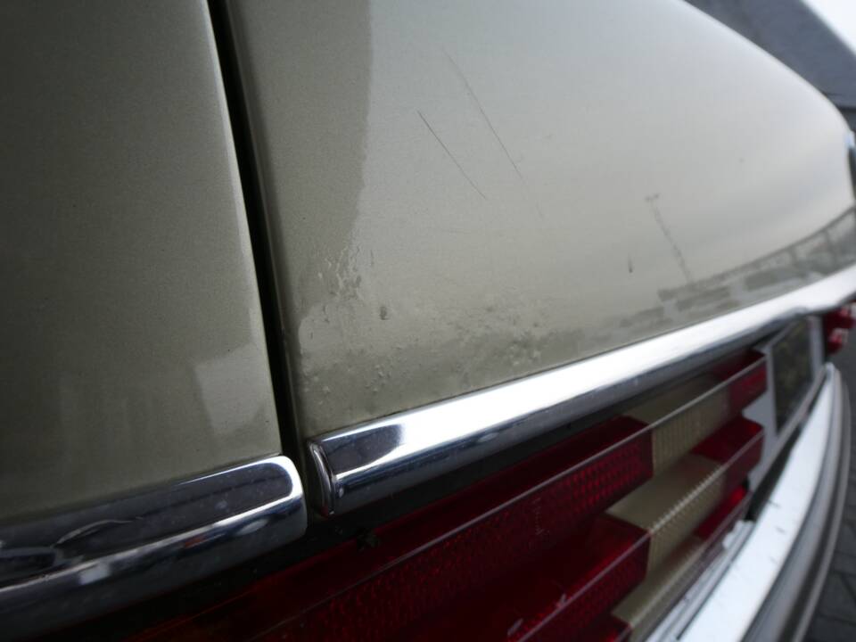 Image 20/23 of Mercedes-Benz 380 SEC (1982)