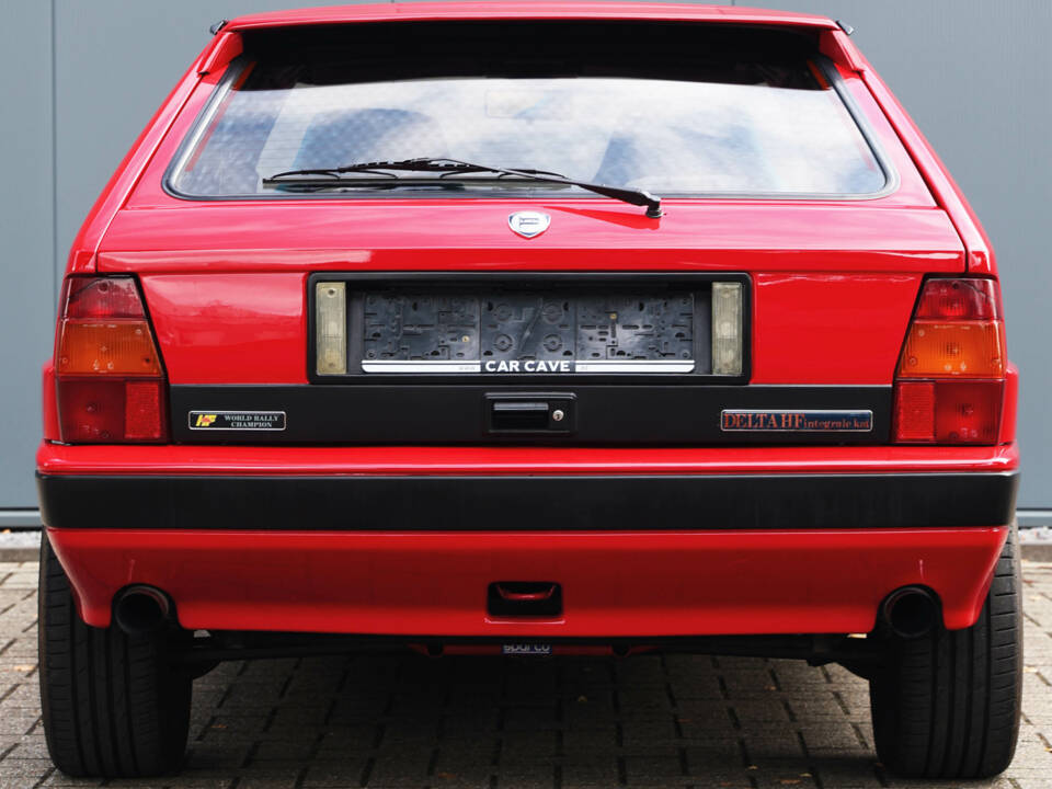 Image 20/41 of Lancia Delta HF Integrale (1989)