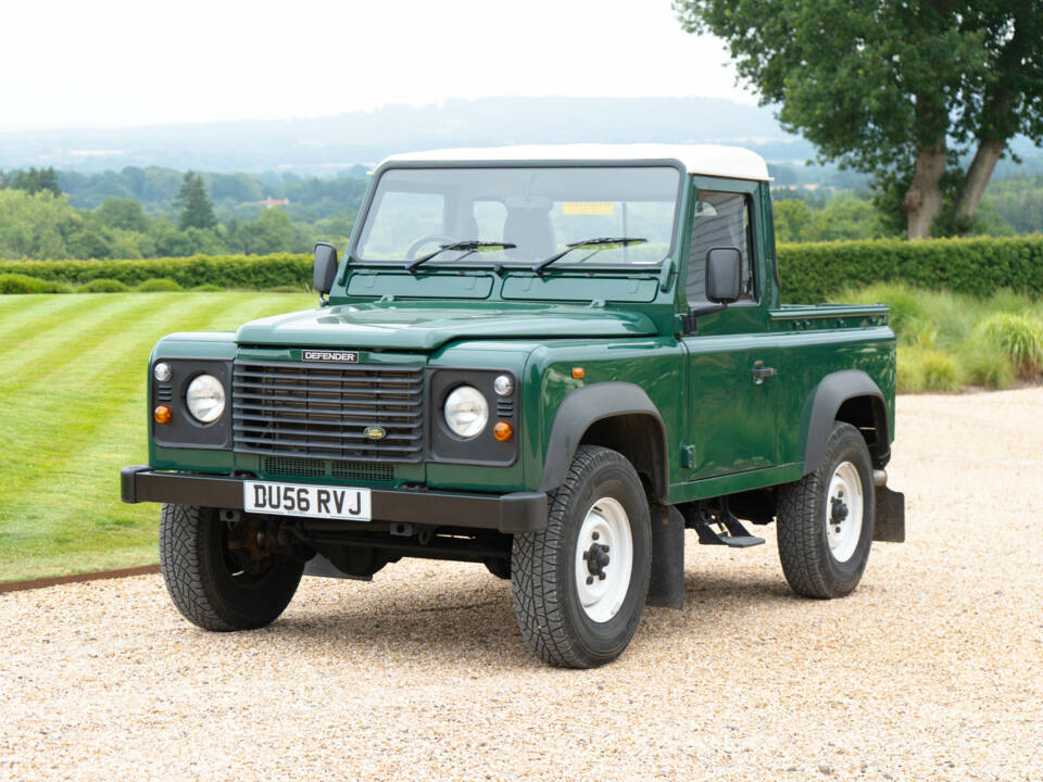 Bild 34/50 von Land Rover Defender 90 Td5 (2006)