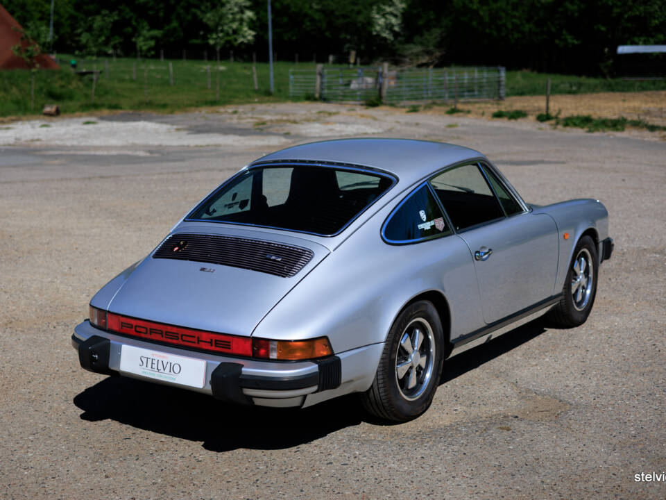 Image 14/42 de Porsche 911 2.7 (1974)