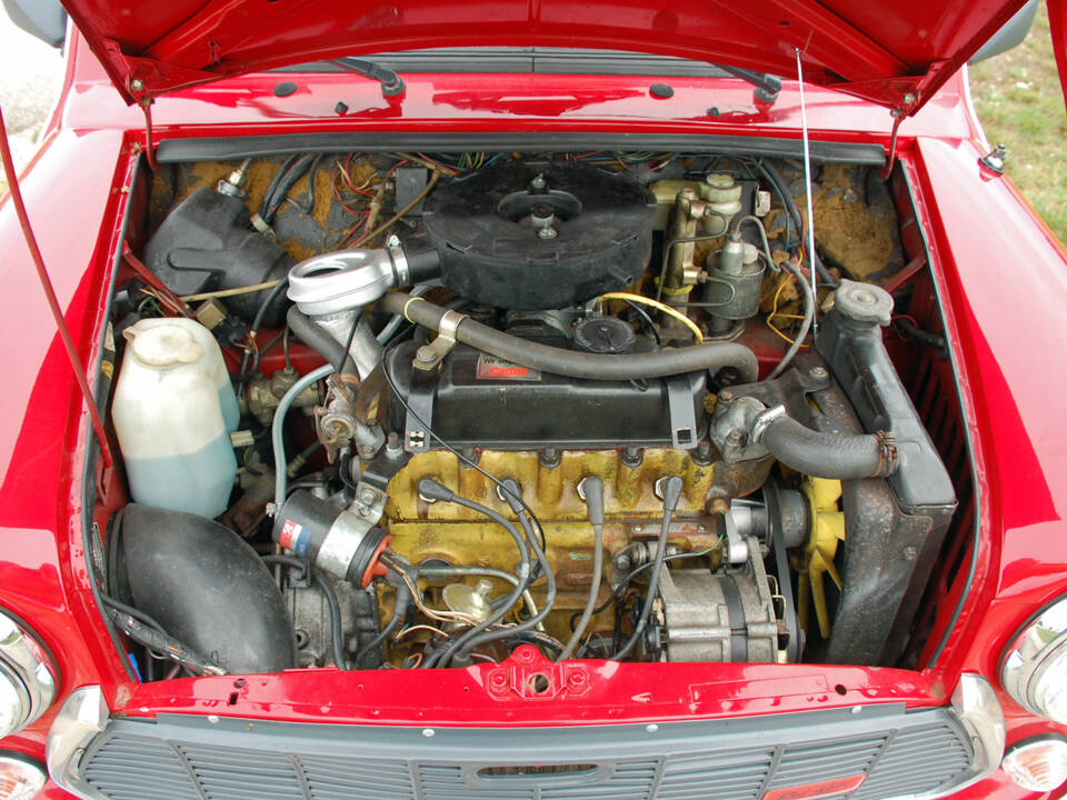Image 29/38 of Mini 1000 (1987)