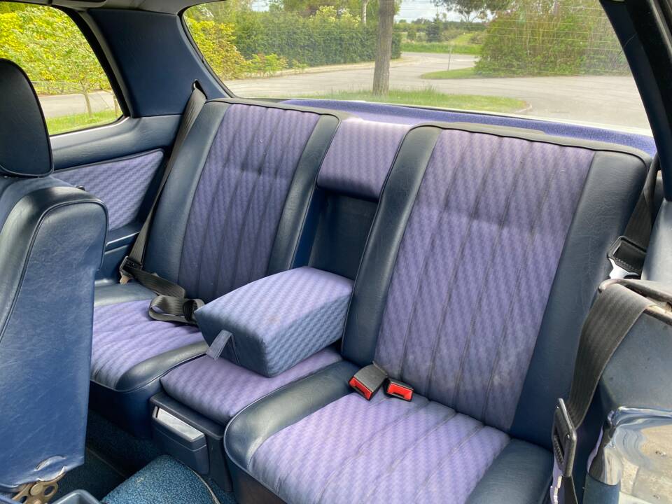 Image 33/49 of Mercedes-Benz 230 C (1980)