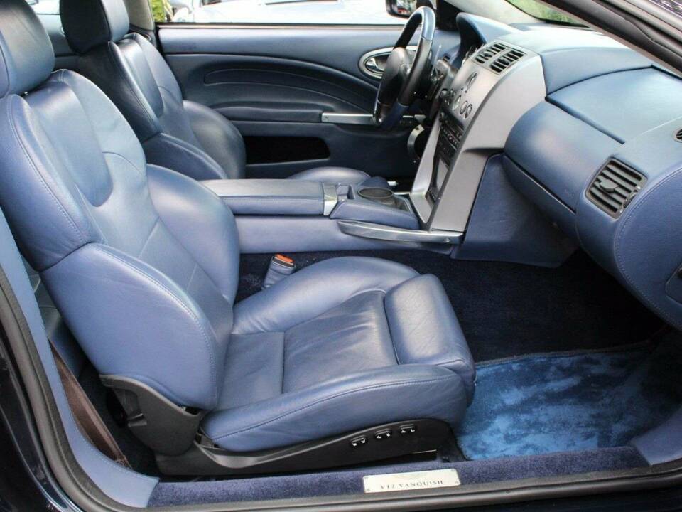Immagine 12/15 di Aston Martin V12 Vanquish (2004)