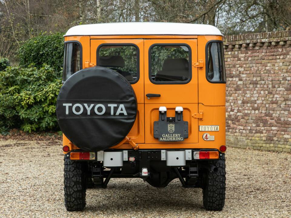 Image 6/50 of Toyota Land Cruiser FJ 40 (1980)