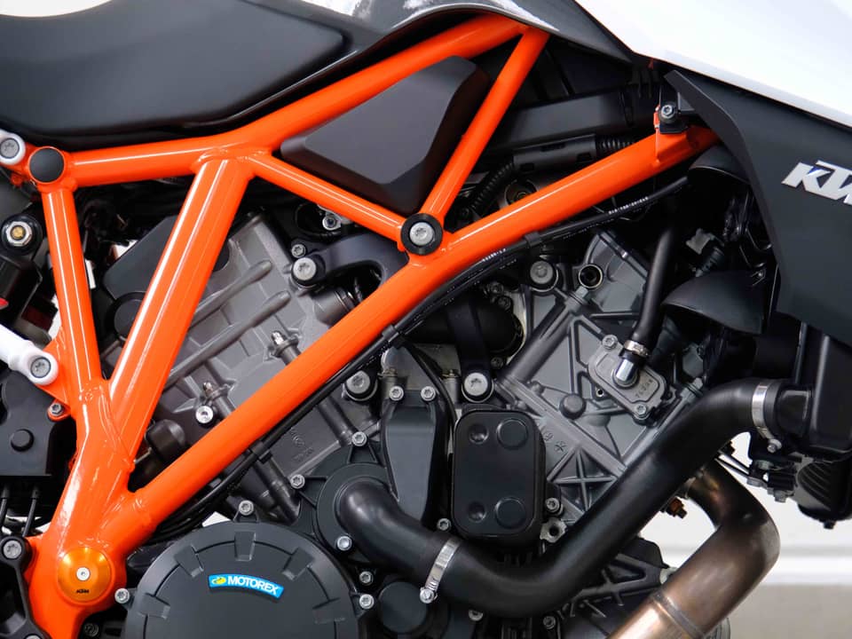 Image 7/83 of KTM 1290 Super Duke R (2018)