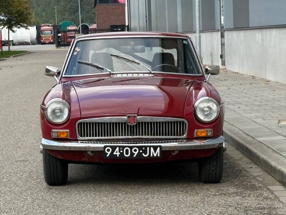 Image 2/17 de MG MGB GT (1967)
