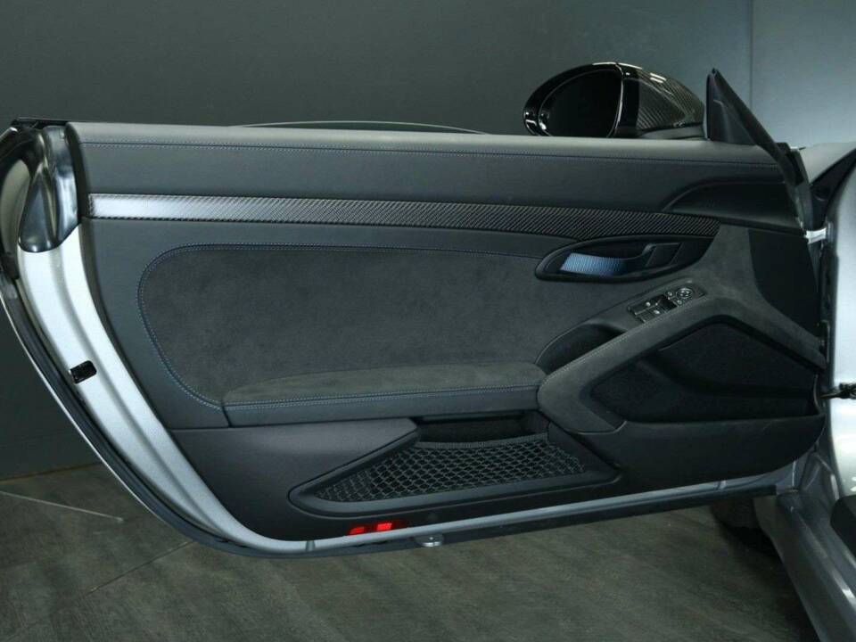 Image 10/50 of Porsche 718 Cayman GT4 RS Weissach (2023)