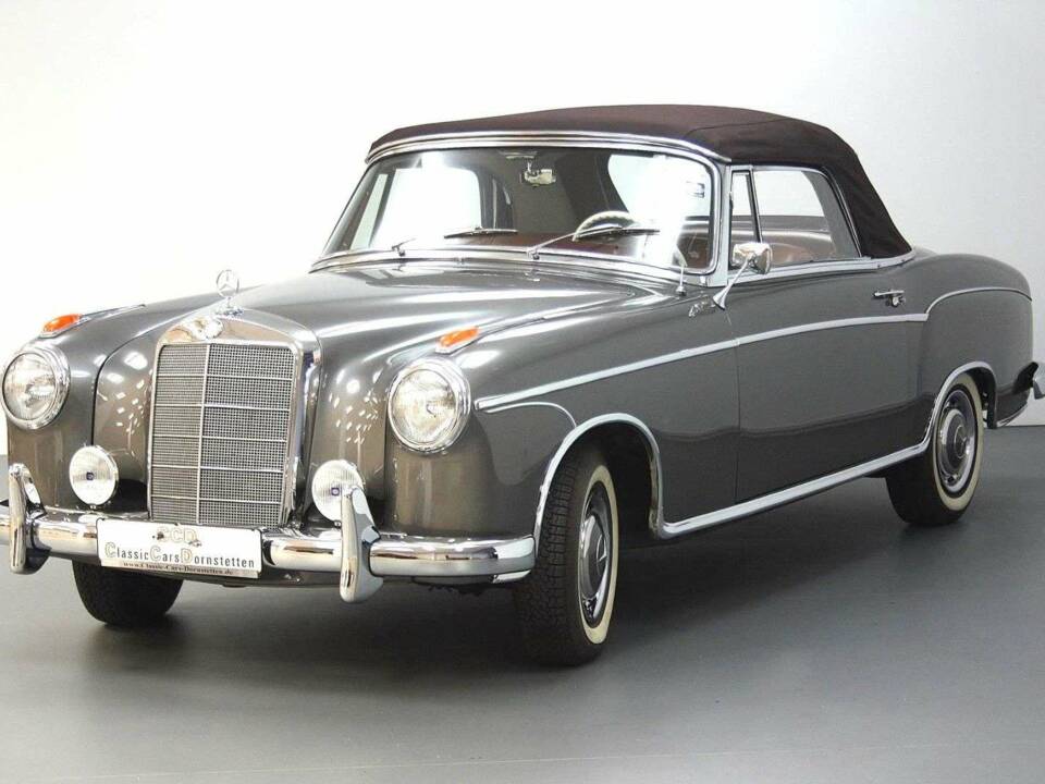 Image 4/14 of Mercedes-Benz 220 S Cabriolet (1957)