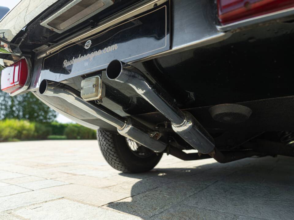 Image 15/50 de Jaguar E-Type (1968)
