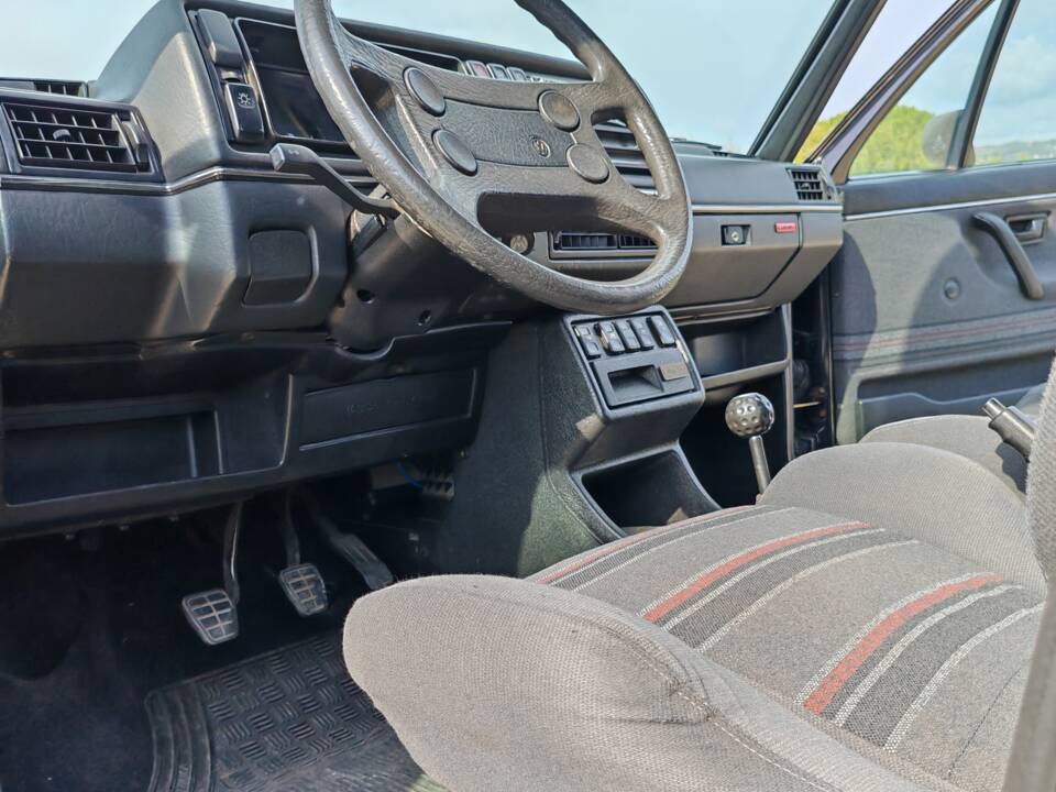 Bild 35/42 von Volkswagen Golf II GTi 16V 1.8 (1986)