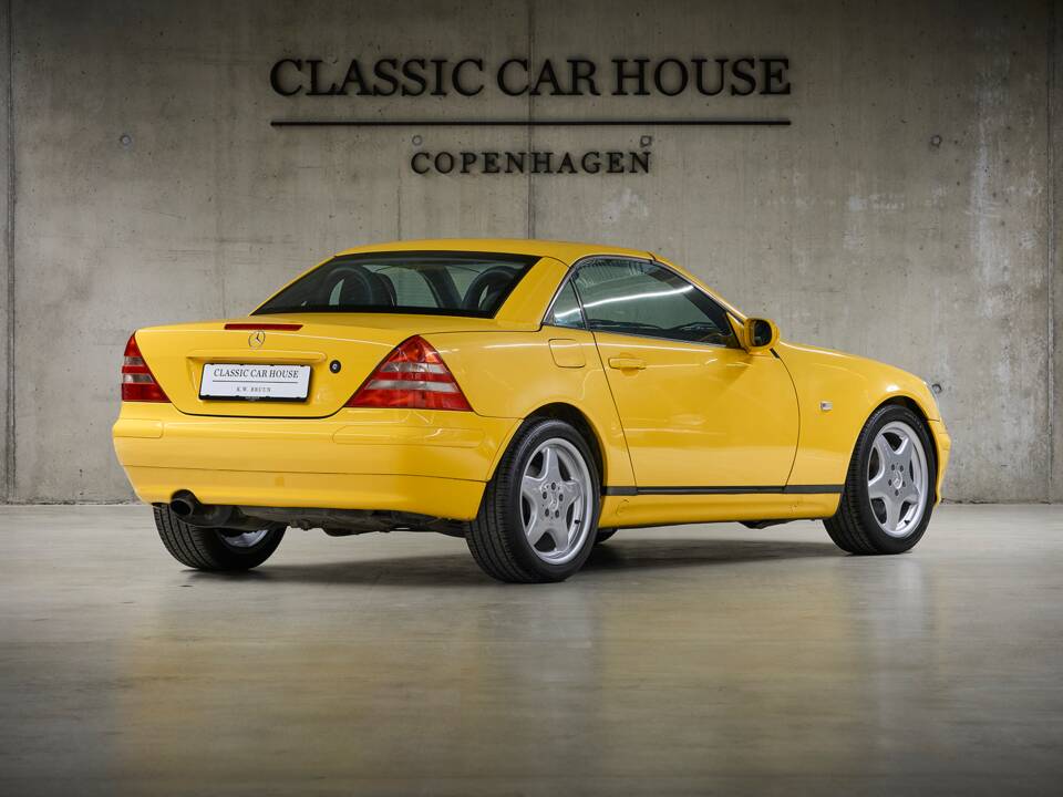 Image 10/100 de Mercedes-Benz SLK 230 Kompressor (1999)