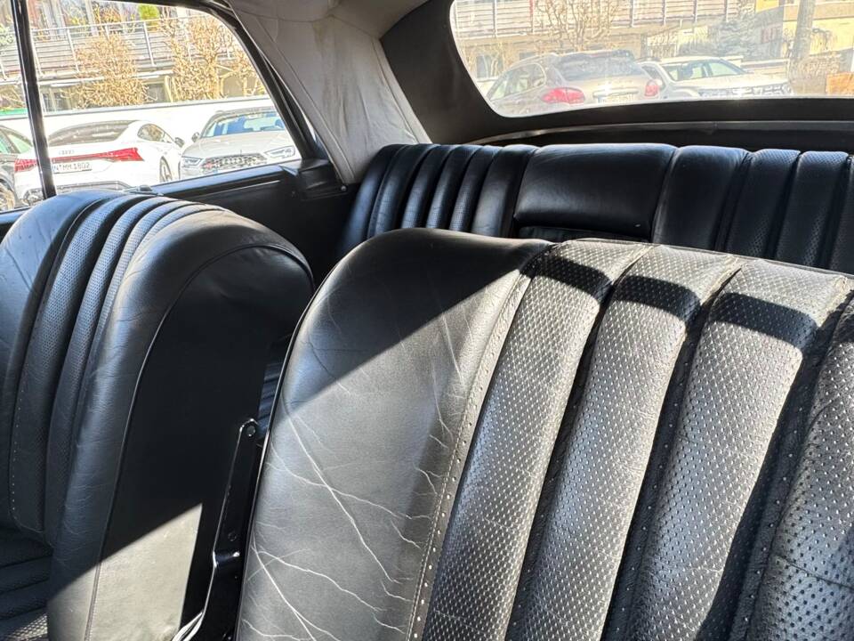 Image 29/37 de Mercedes-Benz 250 SE (1966)