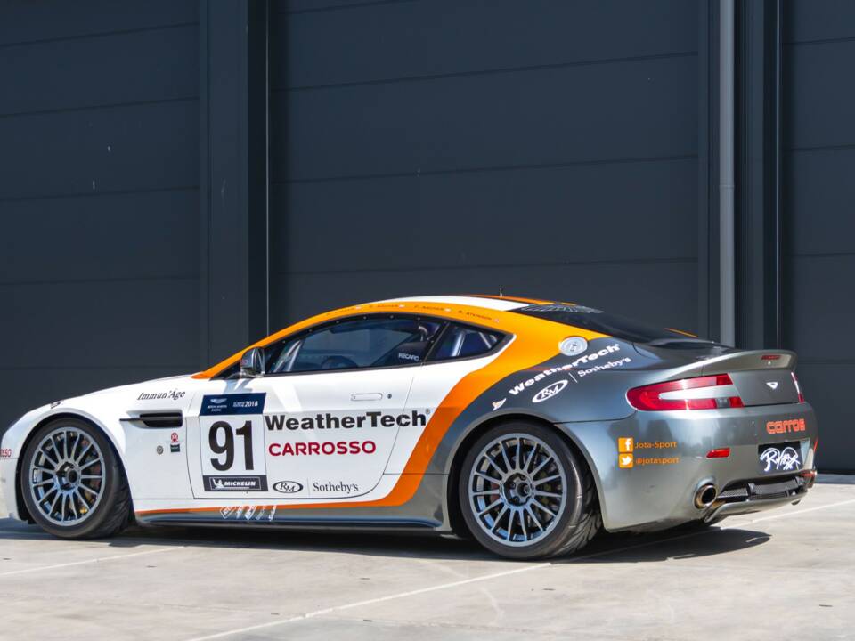 Bild 15/50 von Aston Martin V8 Vantage (2010)