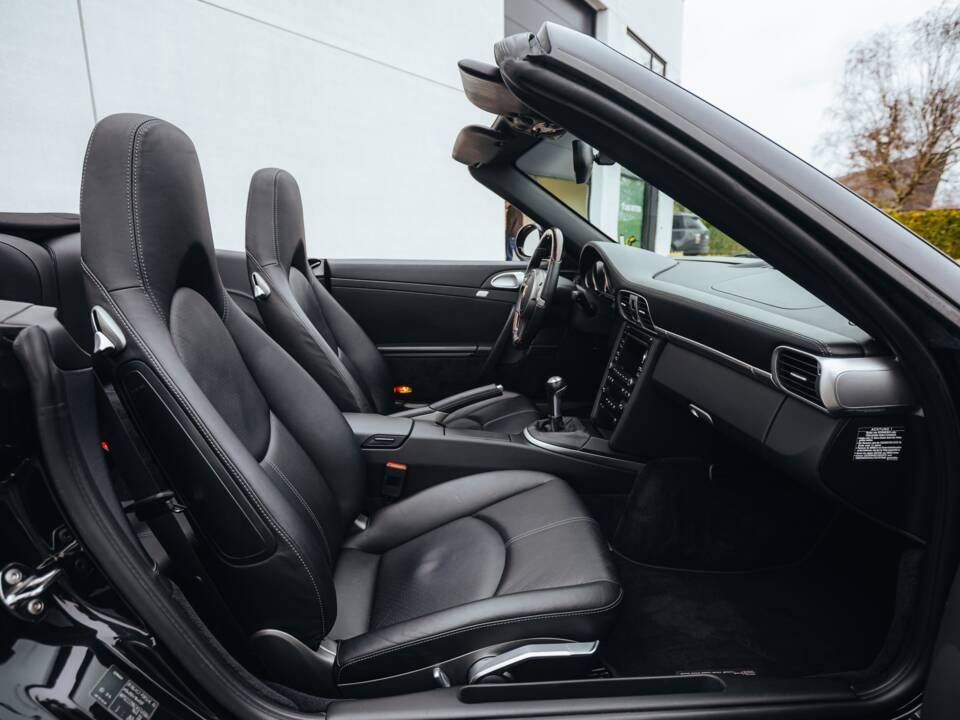 Image 21/27 de Porsche 911 Carrera 4S (2009)