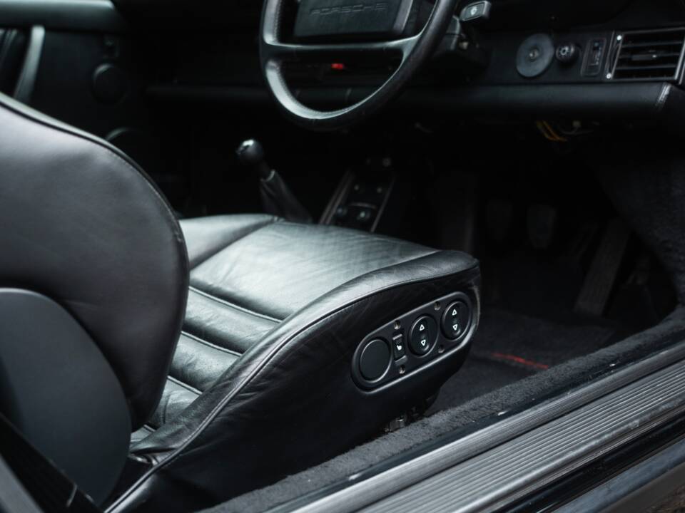 Image 54/67 of Porsche 911 Turbo 3.3 (1987)