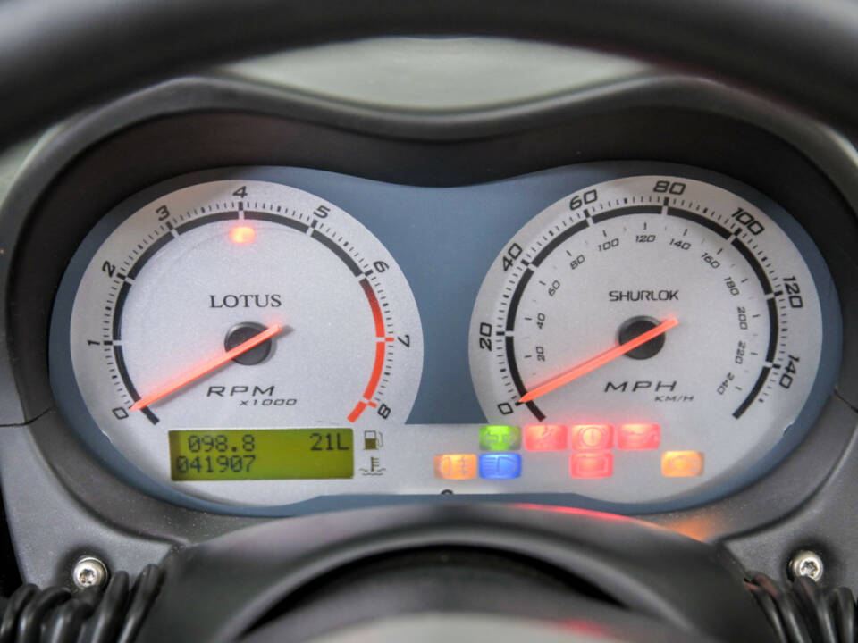 Image 19/50 of Lotus Elise (2003)