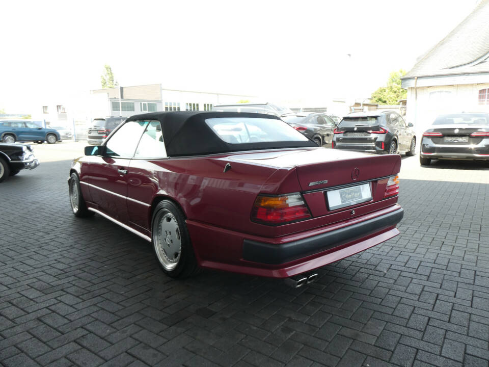 Image 6/25 of Mercedes-Benz 300 CE-24 3.4 AMG (1994)