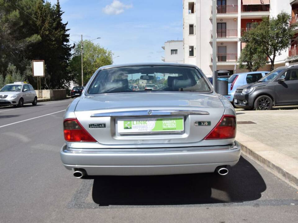 Image 20/33 of Jaguar XJ6 3.2 Executive (1995)