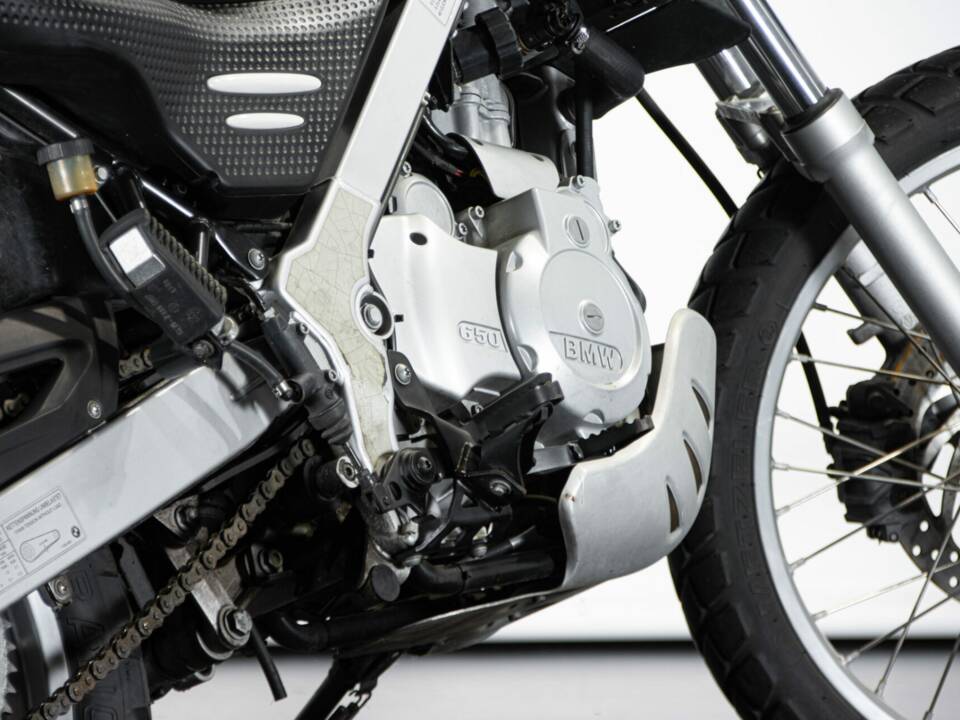 Bild 44/50 von BMW F 650 GS (2000)