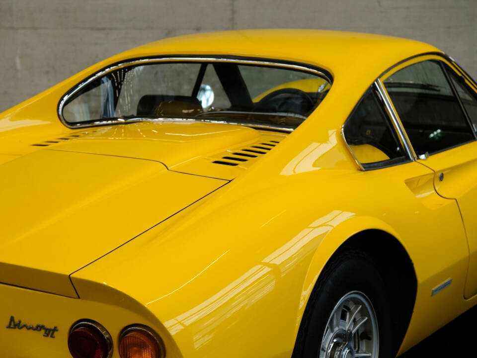 Image 9/24 de Ferrari Dino 246 GT (1970)