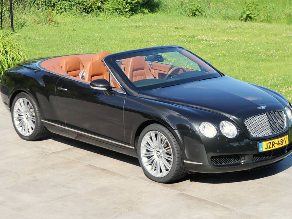 Bild 41/50 von Bentley Continental GTC (2007)